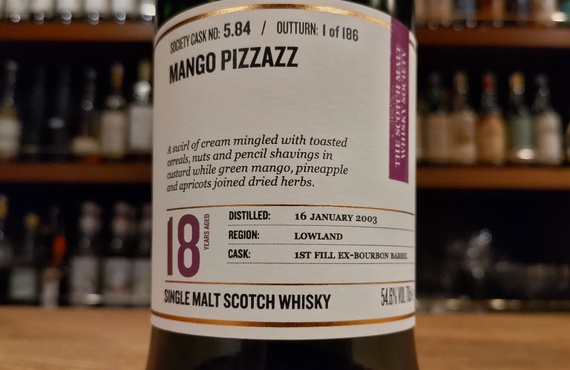 ウイスキーソサエティが豊富なバー|「SMWS蒸留所コード5.84」を銀座で飲むなら世界のお酒を取り揃えるBARWHITEOAK
