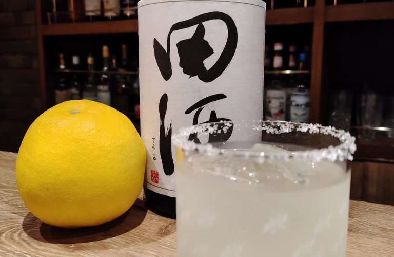 【豊富なカクテルメニュー】田酒ソルティードッグを飲むなら日曜日も営業している銀座のバー|BARWHITEOAK