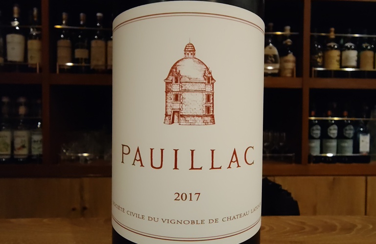 ワインの種類が豊富なバー|ポイヤック ド ラトゥール 2017を銀座で飲むならBARWHITEOAK