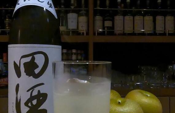 日本酒カクテルの種類が豊富なバー|梨田酒（なしでんしゅ）を銀座で飲むならBARWHITEOAK